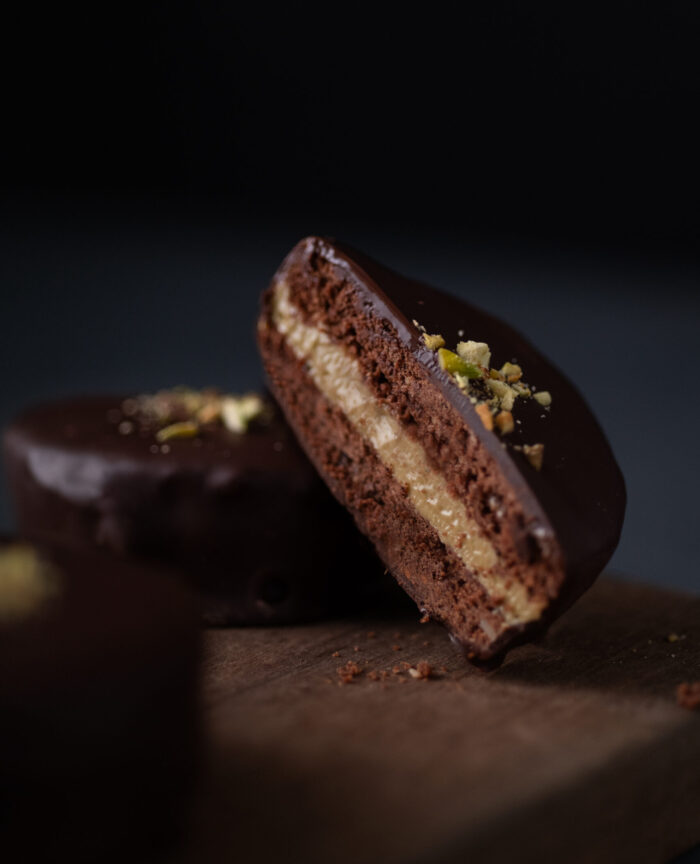 ALFAJOR DE HARINA CACAO - PISTACHO - Image 2